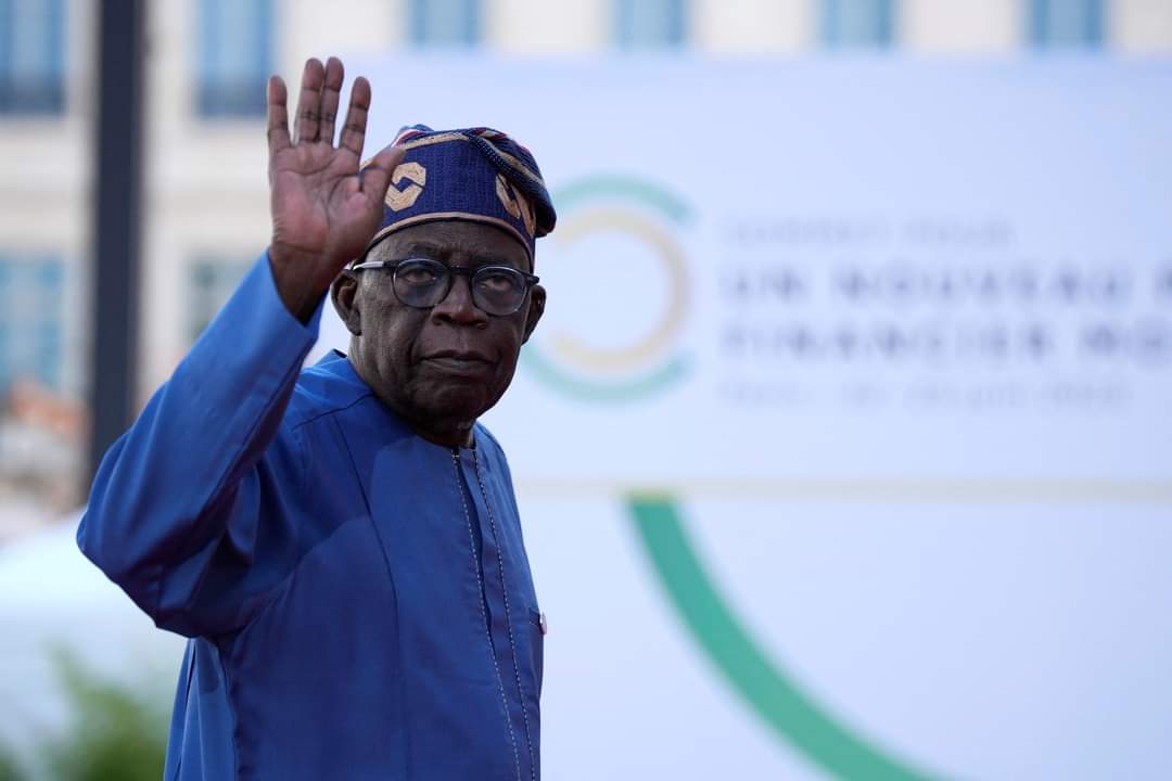 Shugaba Tinubu Na Kan Haryar Zuwa  Maiduguri Don Ganin Irin Ɓarnar Da Ambaliyar Ruwa Ta Yi