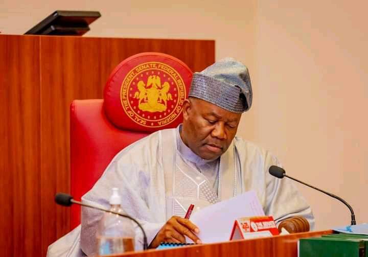 Ana Lokacin wahala duk inda kuka ga abincin kyauta kawai ku ciAkpabio ya gargadi yan Najeriya