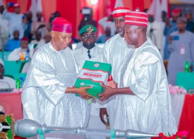 Gwamnan Jihar Kano, Abba Kabir Yusuf, ya sanya hannu kan kasafin kuɗin 2025 na Naira biliyan 719