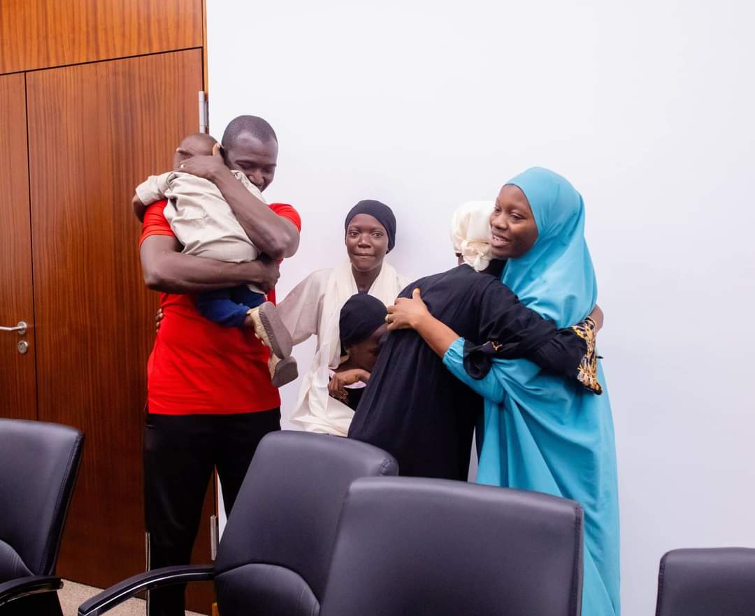 Ƙananan Yaran Nan Guda Huɗu ’Yan Gida Ɗaya Da ’Yan Bindiga Suka Yi Garkuwa Da Su A Kaduna Sun Kuɓuta.