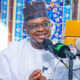 Sheikh Isa Ali a yayin karatun tafsirin Alƙur'ani da yake gudanarwa, ya bayyana cewa ana iya ajiye azumi a halin tafiya. Amma ba ya halatta a ajiye azumin har sai an kama hanyar tafiyar.