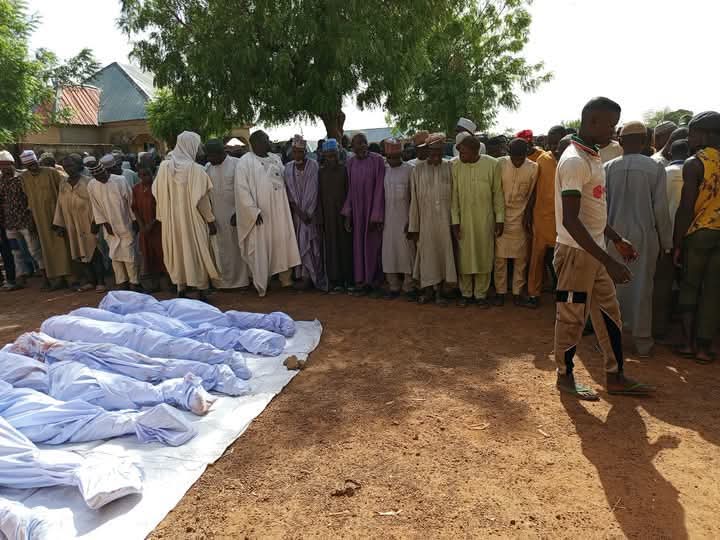 Ƴan ta'adda sun kashe yan Bijilanti 12 da yin garkuwa da 4 a jihar Zamfara.