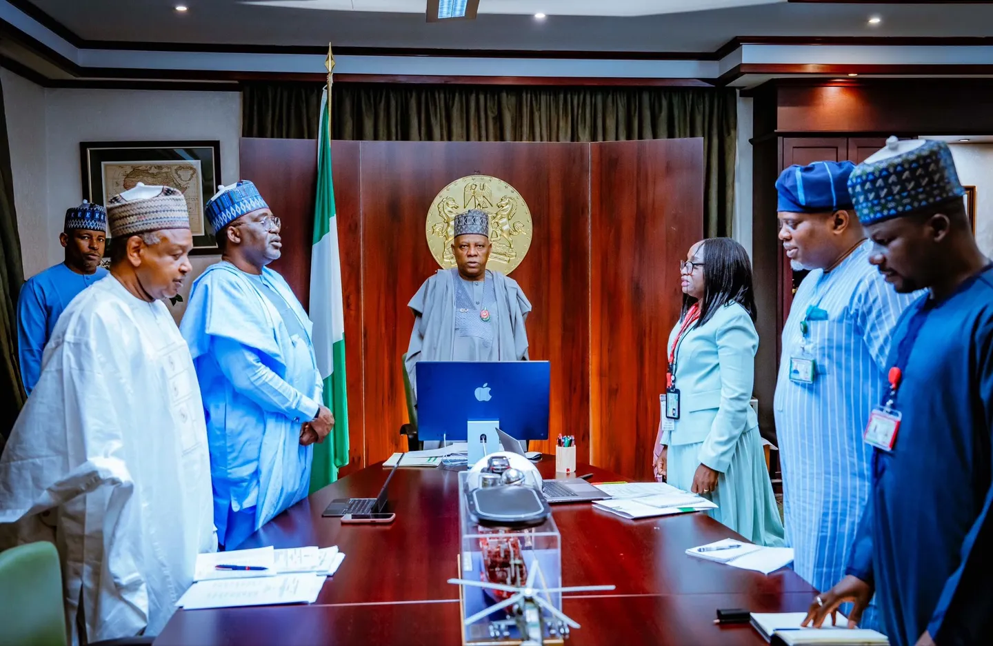 da48f5d318721abeb8073617a36f0f98e956e5fd0d396927fb294a03ffe6c76b (1)