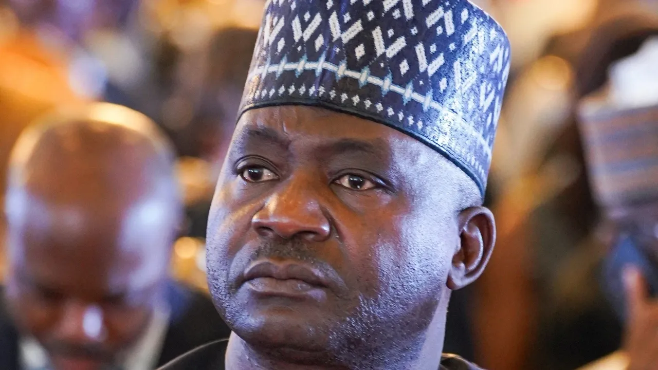 f240804e66d0d7c85ef90ead250d5c4c0efbcf924d6b7b19df6a6e121df5ac6a MAIN